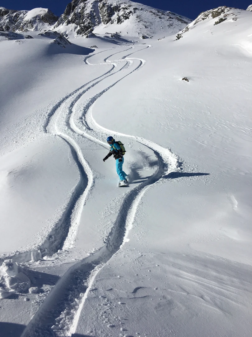 <strong><span style="font-size:22px;color:#5e5c5c;">Snowboard Freeride - Group Lesson:</span></strong>