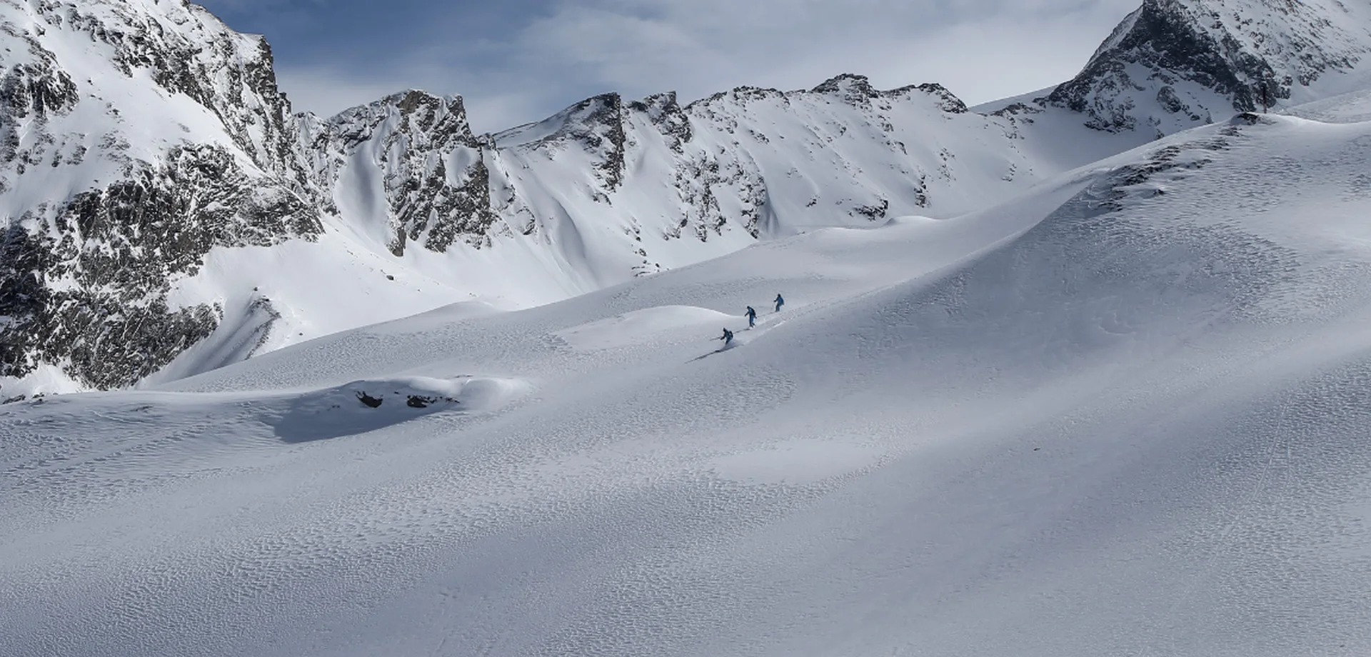 SKI FREERIDE WORKSHOP Explore powder & backcountry terrain - safely together in small groups