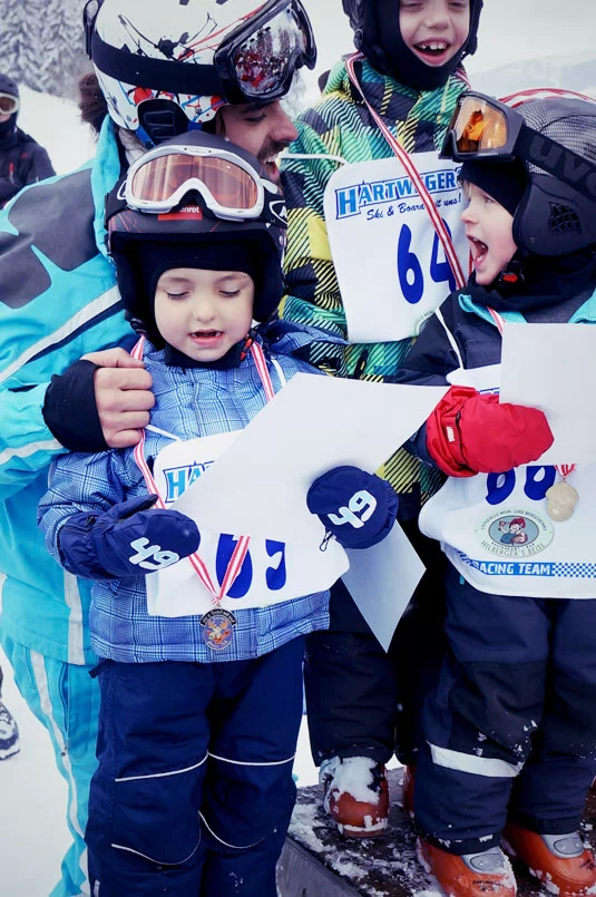 <span style="font-size:1.778rem;color:#3399cc;">Kinderbetreuung:<span style="font-size:20px;color:#3a4251;"><br />und was unserer Skischule in Kaprun beim Unterricht wichtig ist!<br /><span style="text-decoration:underline;">                                     </span><br /></span></span>