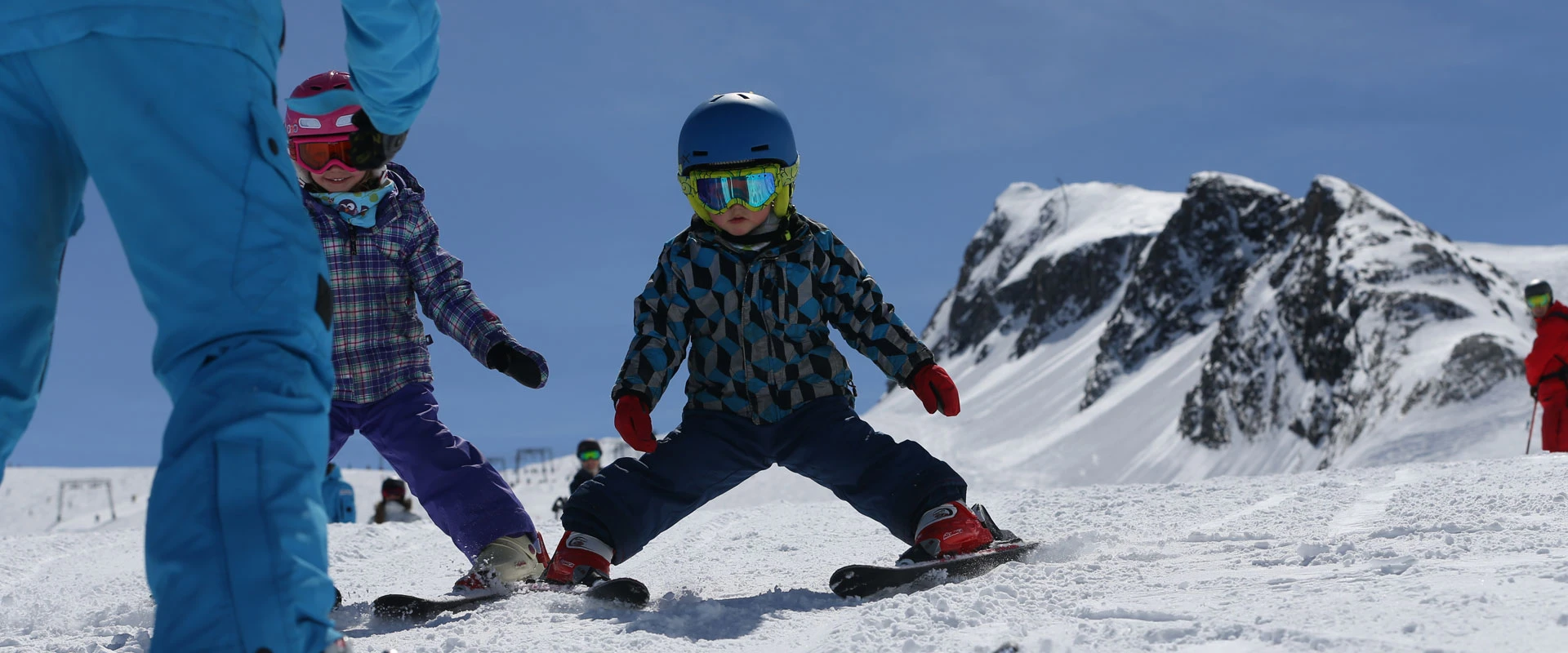  MINI CLUB  Kids´ Ski Lessons in Kaprun from age 3 - Safe & Personally Supervised