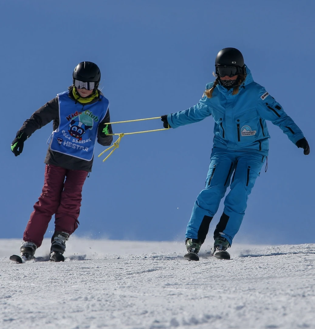 <span style="font-size:1.333rem;color:#f9fafb;">Ski School Holiday Offers:</span>
