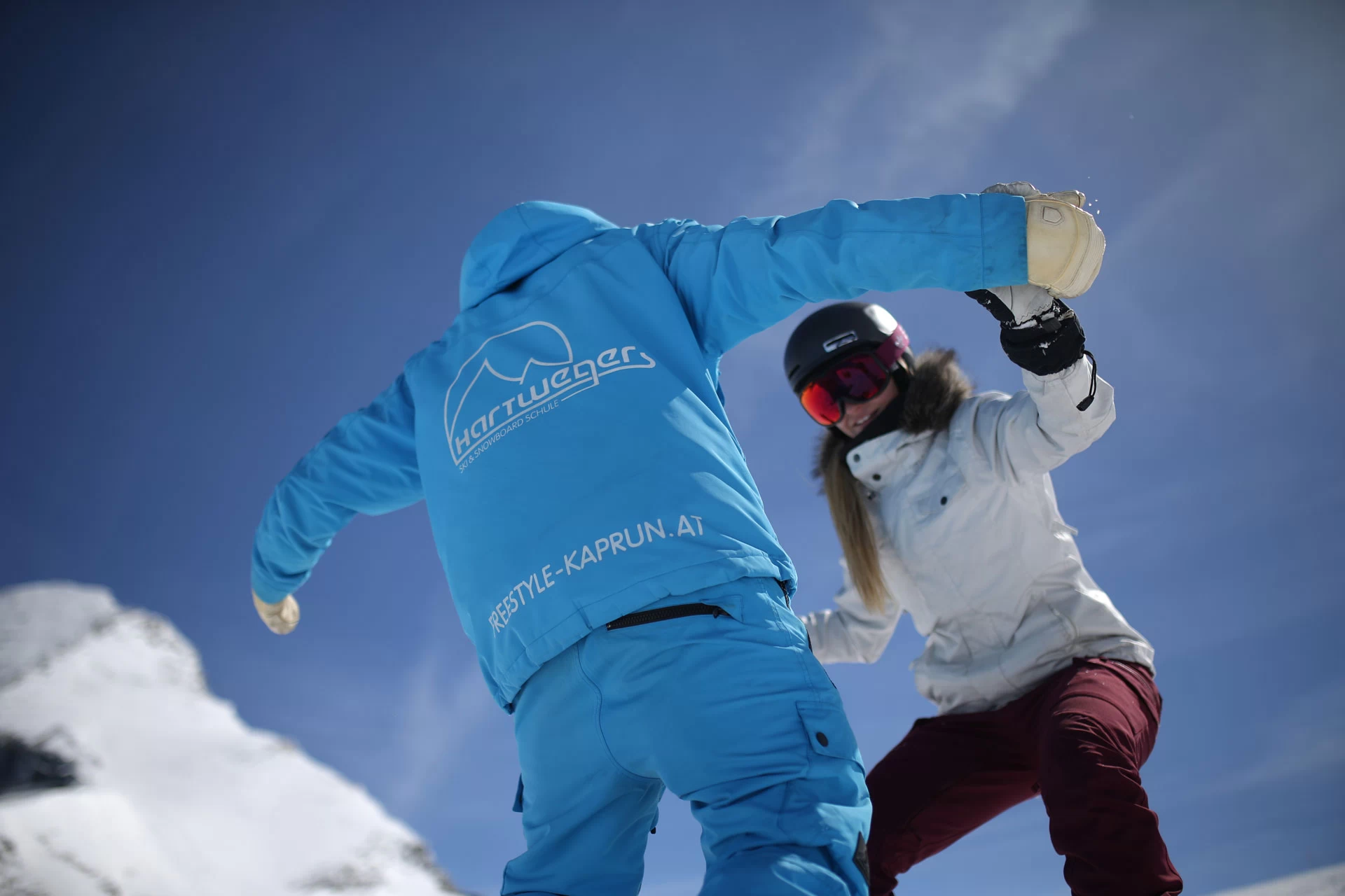 <span style="font-size:1.778rem;color:#5e5c5c;"><span style="font-size:22px;"><strong>Anwärter Training in Kaprun:</strong></span><br /><span style="font-size:20px;">für werdende Ski- und Snowboardlehrer</span><br /><span style="font-size:2rem;color:#5e5c5c;"><span style="font-size:20px;text-decoration:underline;">                                     </span></span><br /></span>