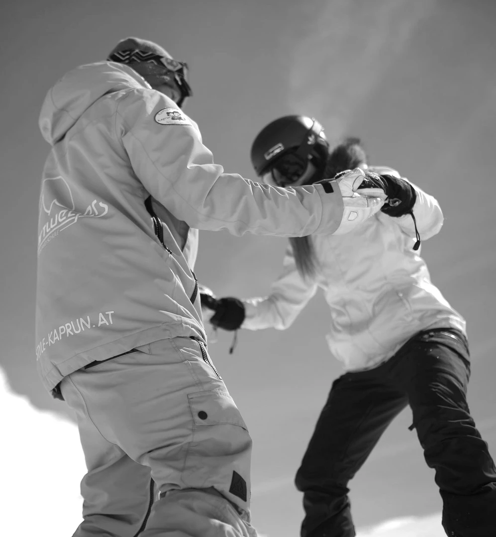 <span style="font-size:22px;color:#5e5c5c;">Use the advantages of Snowboard Private Lessons:</span>